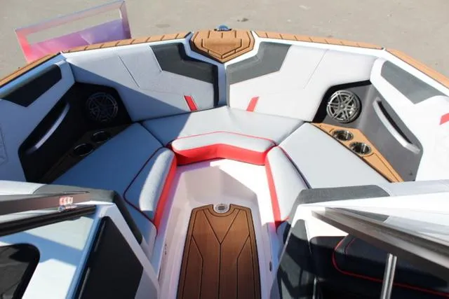 Slide: The Image of Correct Craft Super Air Nautique GS20 2024 - 12