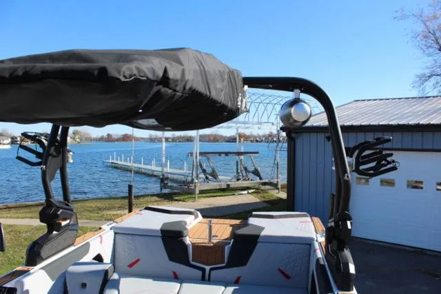 Slide: The Image of Correct Craft Super Air Nautique GS20 2024 - 14