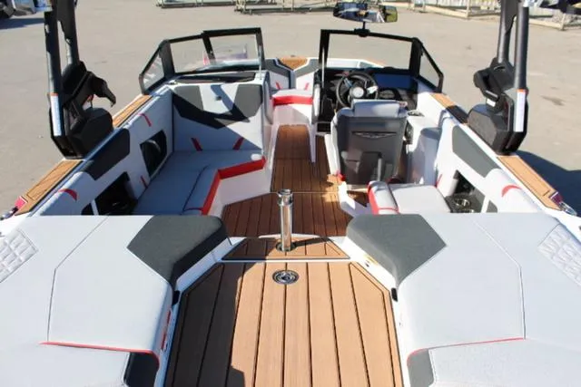 Slide: The Image of Correct Craft Super Air Nautique GS20 2024 - 19