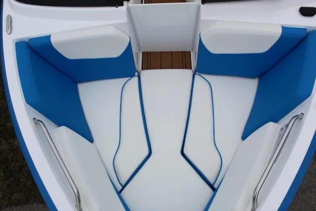 Slide: The Image of Nautique Ski Nautique 200 2023 - 12