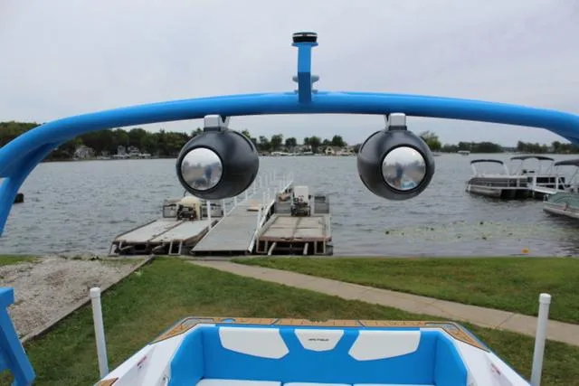 Slide: The Image of Nautique Ski Nautique 200 2023 - 21