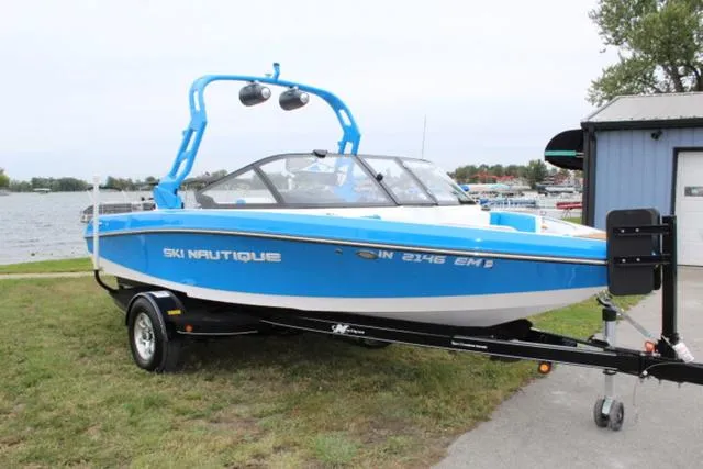 Slide: The Image of Nautique Ski Nautique 200 2023 - 4