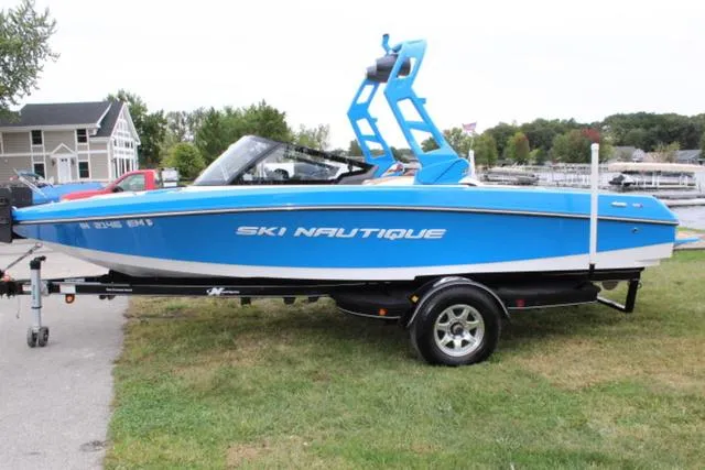 Slide: The Image of Nautique Ski Nautique 200 2023 - 5