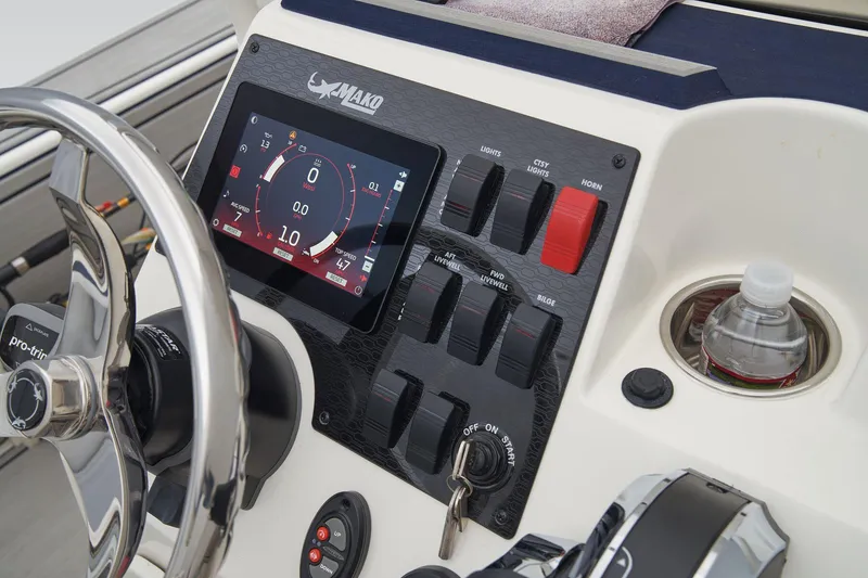 Slide: The Image of Mako 18 Pro Skiff Patriot Edition 2025 - 32