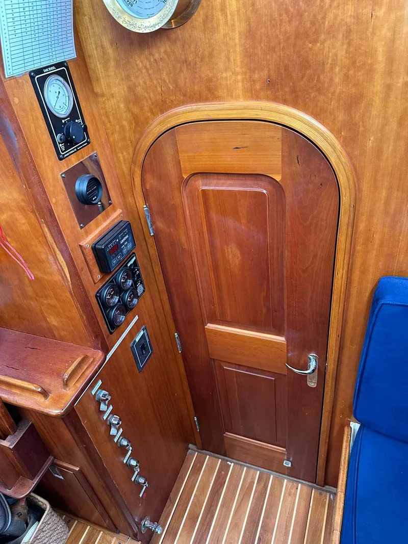 Slide: The Image of Nav Station, Inboard - 29