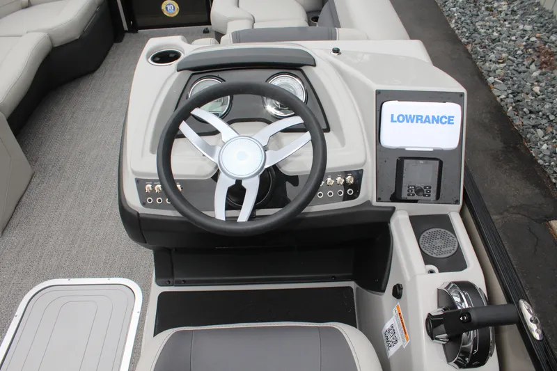 Slide: The Image of Barletta Cabrio 22U 2025 - 15