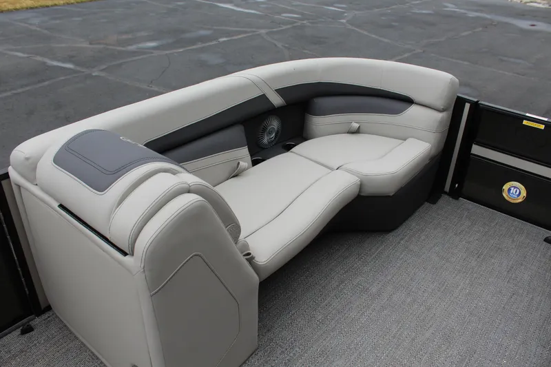 Slide: The Image of Barletta Cabrio 22U 2025 - 21