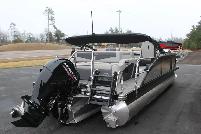 Slide: The Image of Barletta Cabrio 22U 2025 - 5