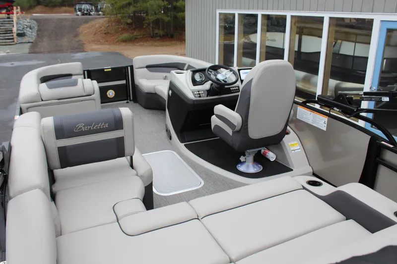 Slide: The Image of Barletta Cabrio 22U 2025 - 8