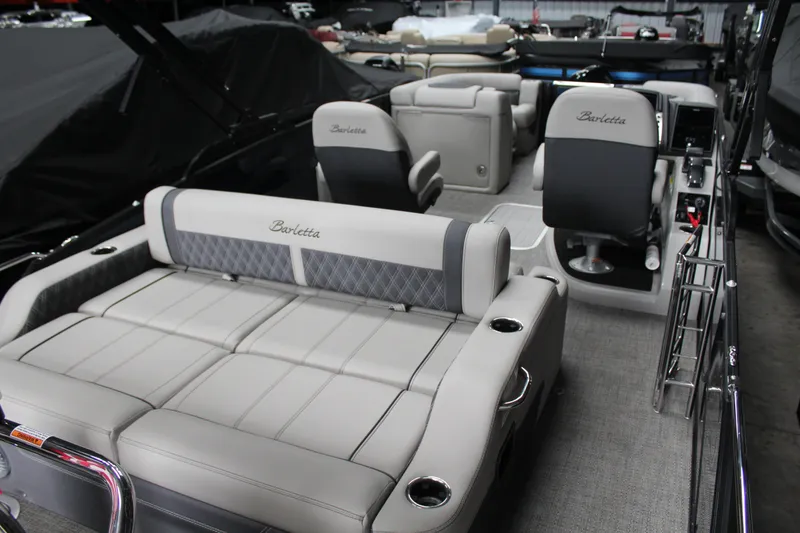 Slide: The Image of Barletta Lusso 23UC 2025 - 8