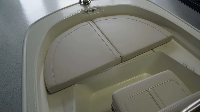 Slide: The Image of Boston Whaler 150 Montauk 2025 - 7