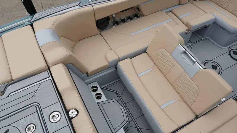 Slide: The Image of MasterCraft X24 2025 - 15