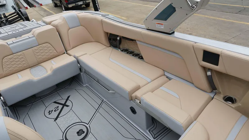 Slide: The Image of MasterCraft X24 2025 - 27