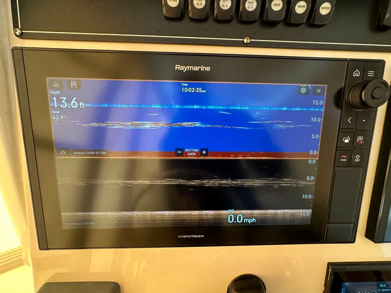 Slide: The Image of Boston Whaler 330 Outrage 2019 - 11