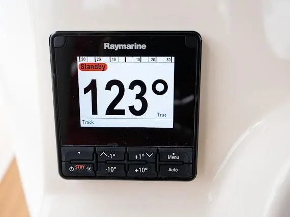 Slide: The Image of Boston Whaler 330 Outrage 2019 - 12