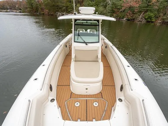 Slide: The Image of Boston Whaler 330 Outrage 2019 - 15