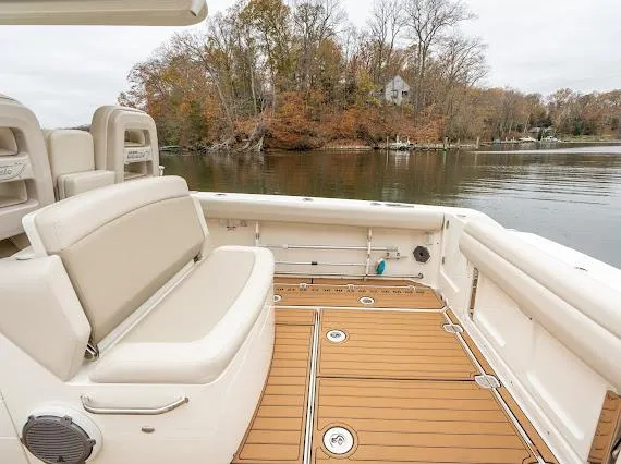 Slide: The Image of Boston Whaler 330 Outrage 2019 - 20