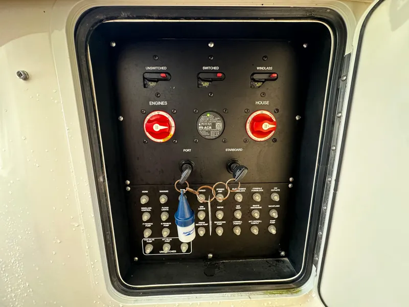 Slide: The Image of Boston Whaler 330 Outrage 2019 - 26