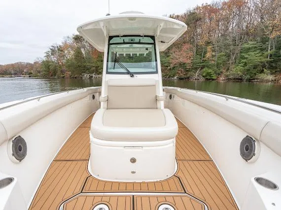 Slide: The Image of Boston Whaler 330 Outrage 2019 - 31