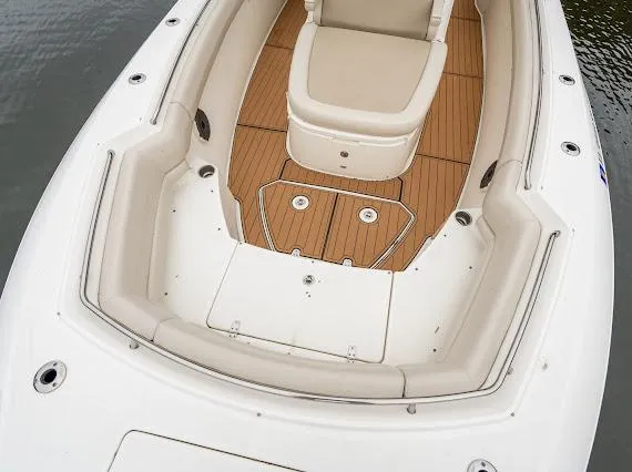 Slide: The Image of Boston Whaler 330 Outrage 2019 - 32