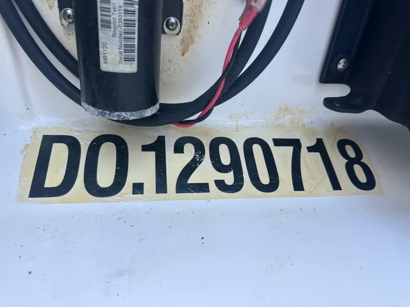 Slide: The Image of Boston Whaler 330 Outrage 2019 - 35