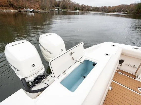 Slide: The Image of Boston Whaler 330 Outrage 2019 - 7