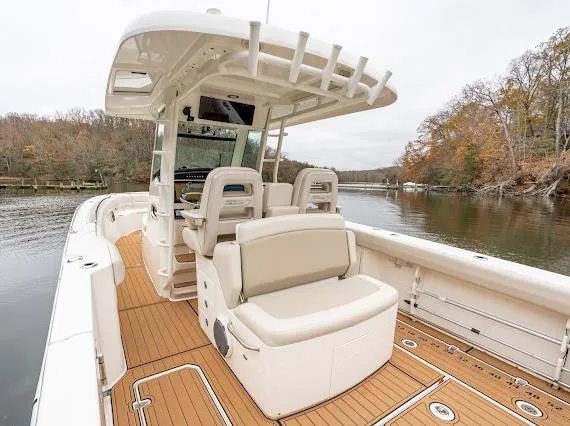 Slide: The Image of Boston Whaler 330 Outrage 2019 - 9