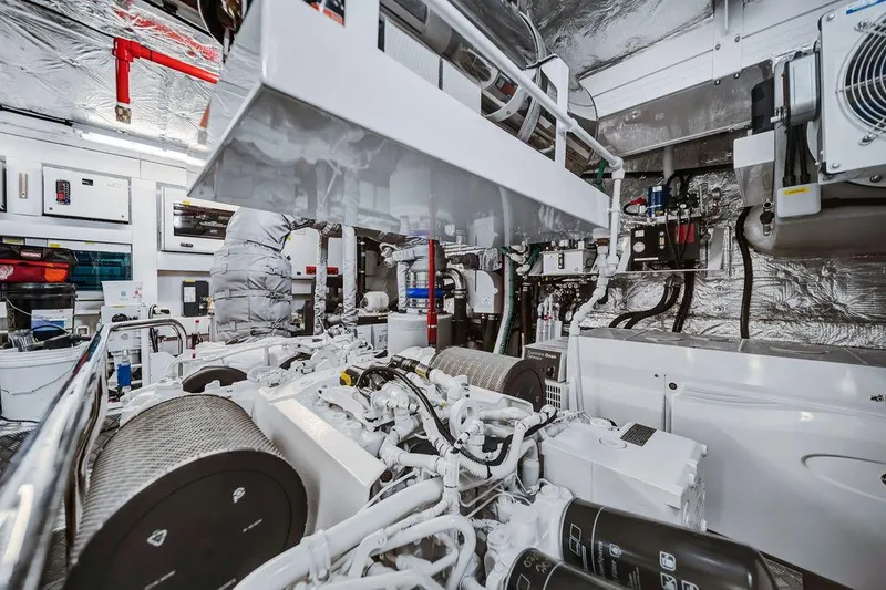 Slide: The Image of Sunseeker 86 Yacht 2021 - 100