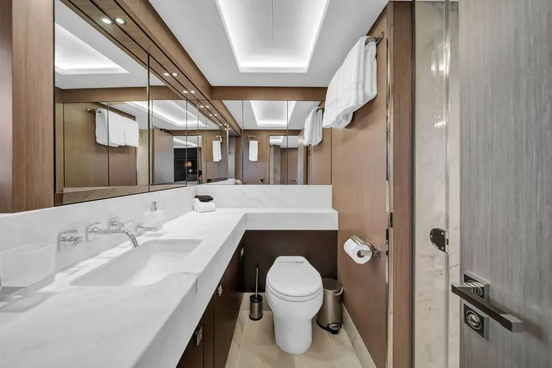 Slide: The Image of Sunseeker 86 Yacht 2021 - 50