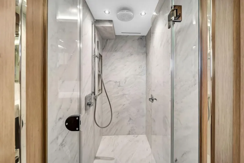 Slide: The Image of Sunseeker 86 Yacht 2021 - 51