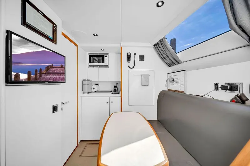 Slide: The Image of Sunseeker 86 Yacht 2021 - 54