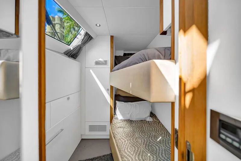 Slide: The Image of Sunseeker 86 Yacht 2021 - 56