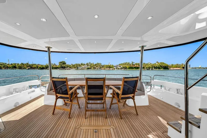 Slide: The Image of Sunseeker 86 Yacht 2021 - 63