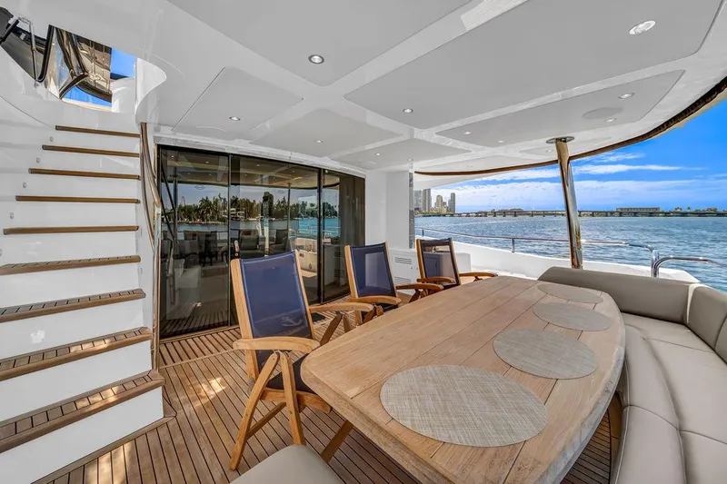 Slide: The Image of Sunseeker 86 Yacht 2021 - 65