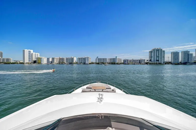 Slide: The Image of Sunseeker 86 Yacht 2021 - 76