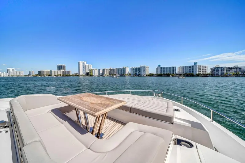 Slide: The Image of Sunseeker 86 Yacht 2021 - 79