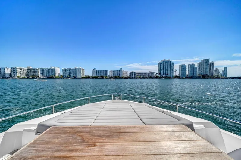 Slide: The Image of Sunseeker 86 Yacht 2021 - 80