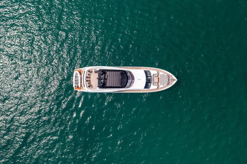 Slide: The Image of Sunseeker 86 Yacht 2021 - 85