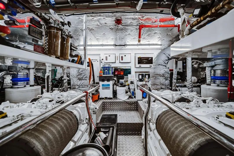 Slide: The Image of Sunseeker 86 Yacht 2021 - 98