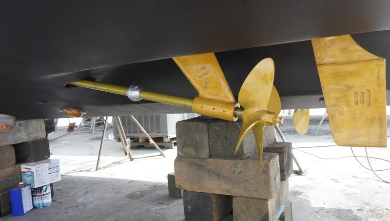 Slide: The Image of Propeller and rudder of 2002 Sea Ray 340 Amberjack on dry dock. - 5