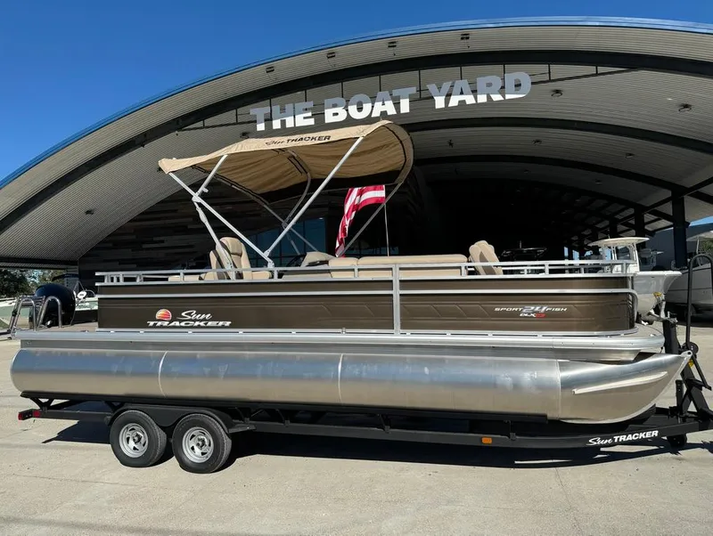 Slide: The Image of 2025 Sun Tracker 24 Sportfish XP3 pontoon boat at The Boat Yard. - 6