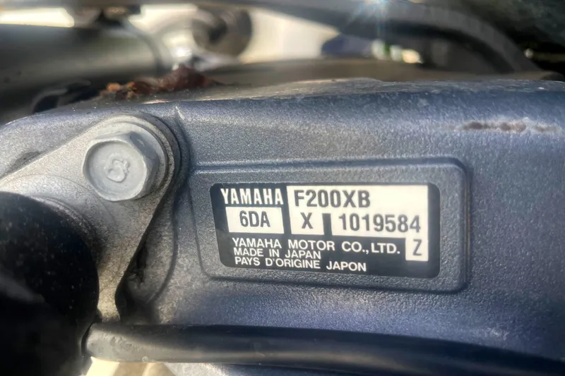 Slide: The Image of Yamaha F200XB engine label on 2016 Hurricane SD2200 O/B boat. - 8