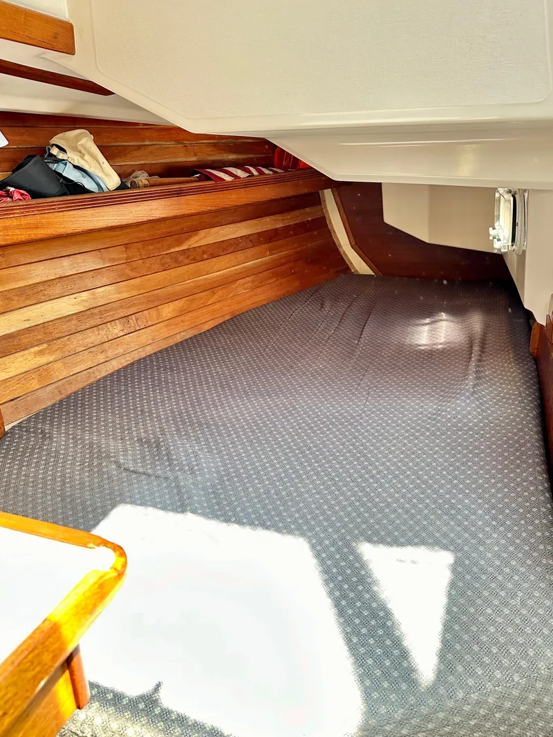 Slide: The Image of Quarter Berth - 22