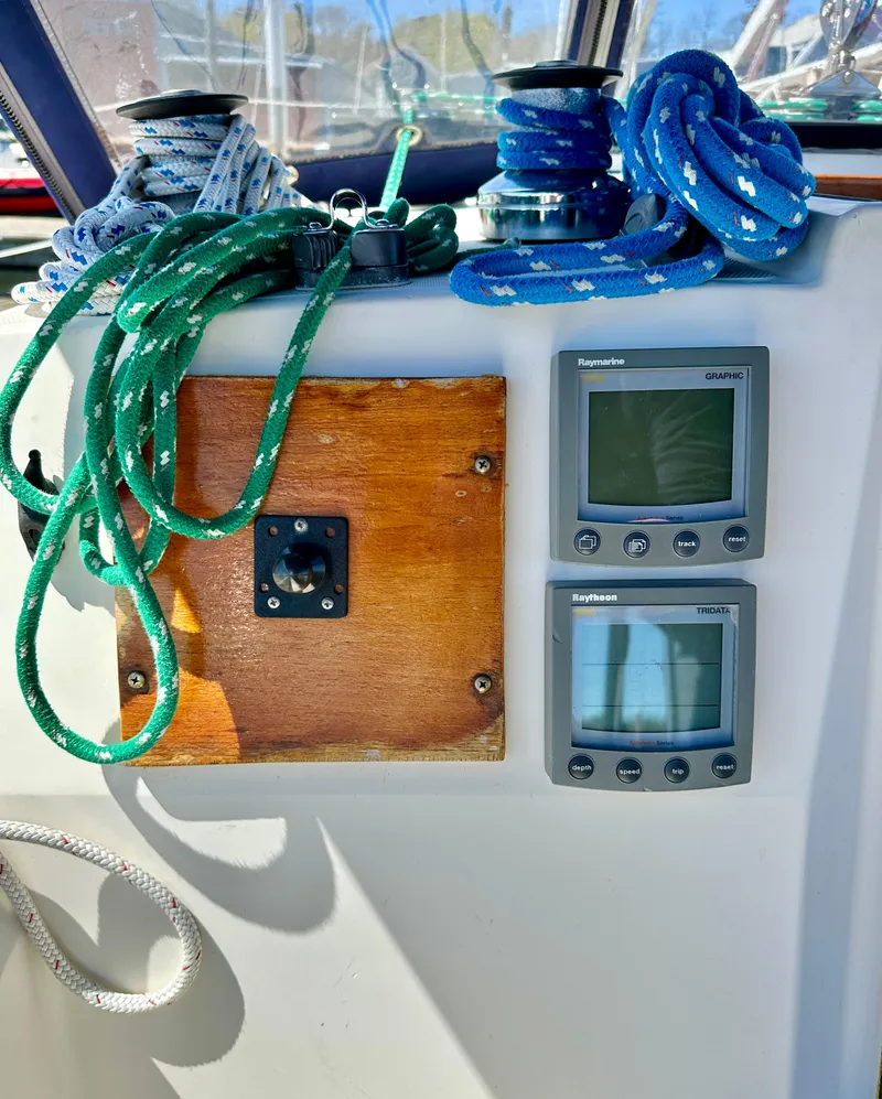 Slide: The Image of Cockpit Port - 30