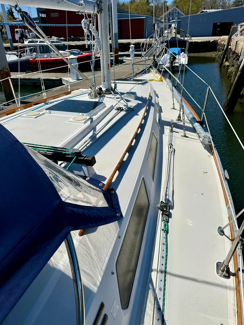 Slide: The Image of Foredeck - Starboard - 36