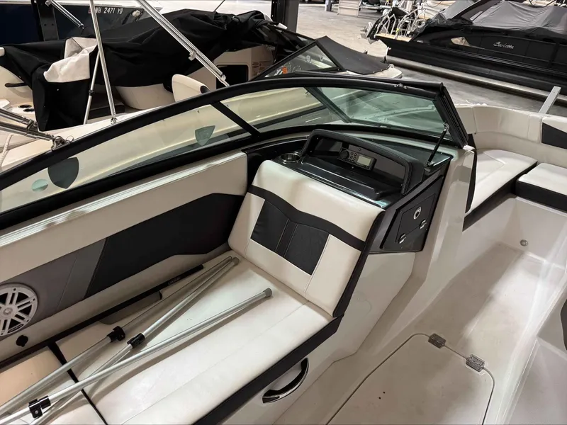 Slide: The Image of Monterey M22 2022 - 10