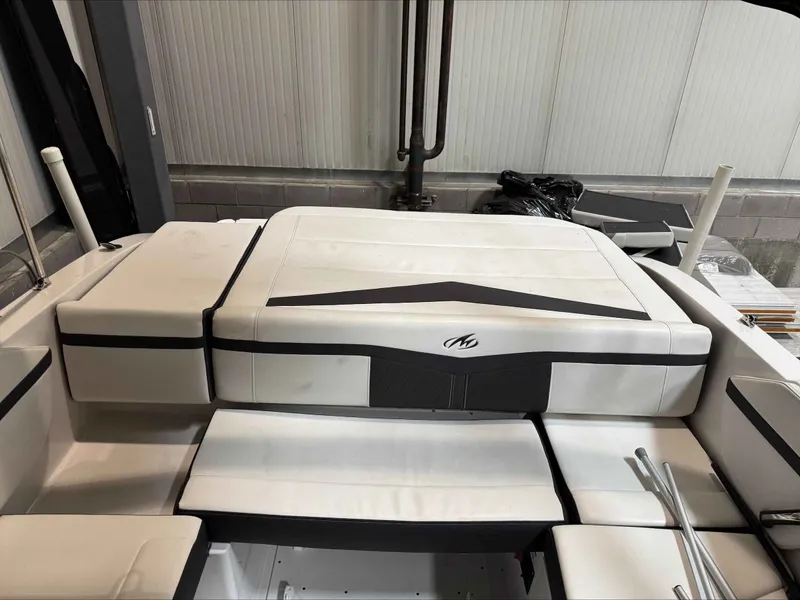 Slide: The Image of Monterey M22 2022 - 9