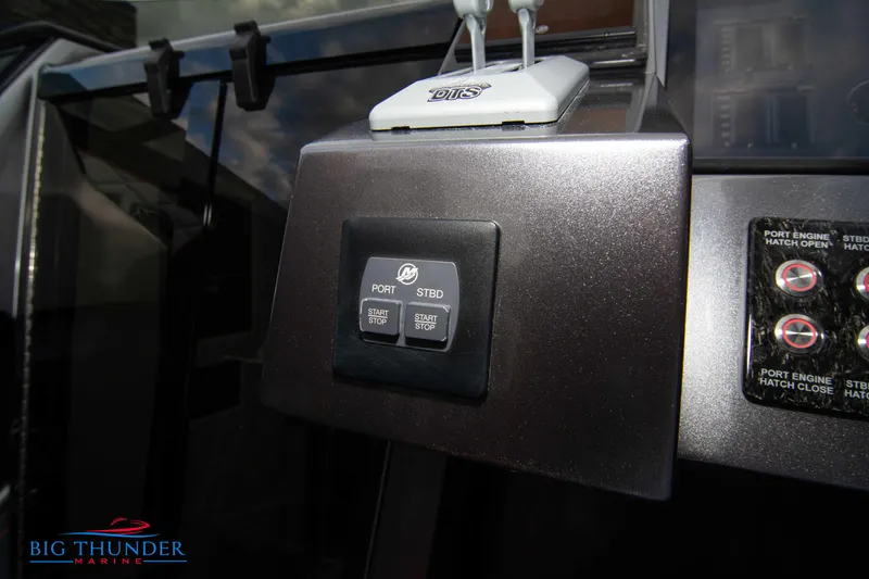 Slide: The Image of Fountain 47 Lightning 2020 - 50