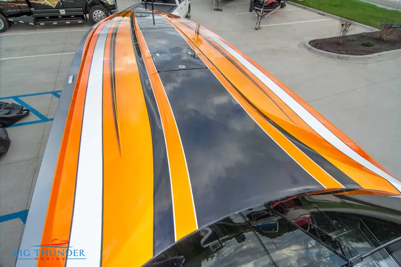 Slide: The Image of Fountain 47 Lightning 2020 - 60