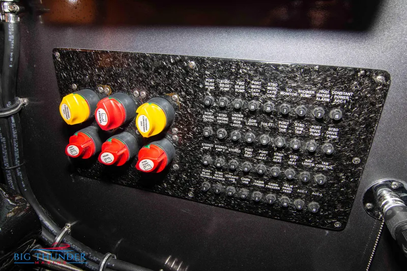 Slide: The Image of Fountain 47 Lightning 2020 - 90